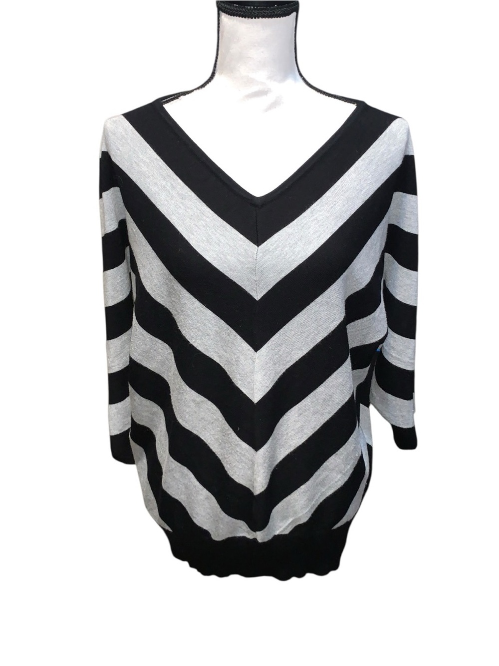 Premise Studio Black and Gray Chevron V-Neck Women’s Sweater 3/4 Sleeve